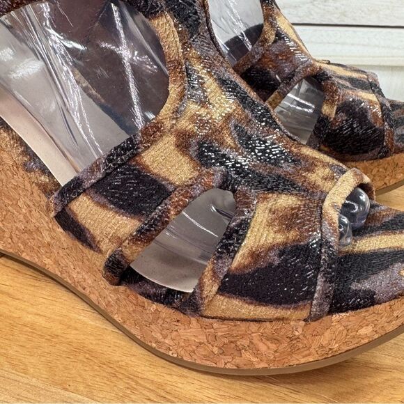 Fergalicious Kenzie Animal Print Boho Cutout Peep Toe Wedge Sandals Brown 8.5 - Picture 8 of 14